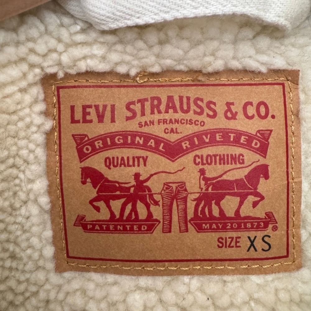 Levi Strauss Co. Sherpa Lined Denim Trucker Jacket Cream Beige‎ Womens XS - Picture 6 of 6
